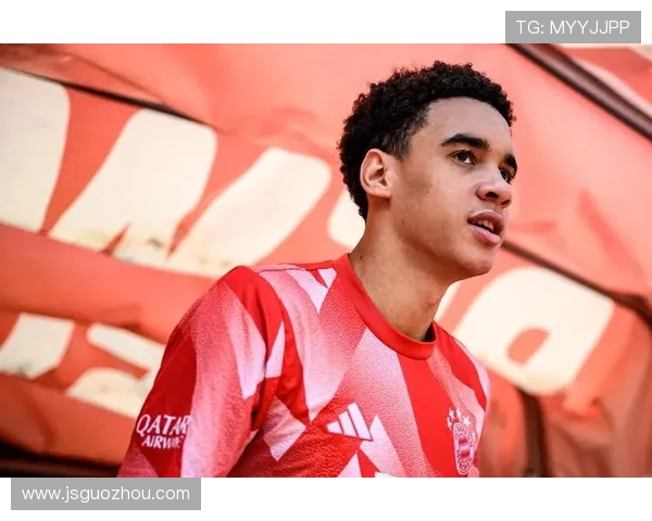 穆西亚拉：德甲与德国超级杯双冠荣誉解析