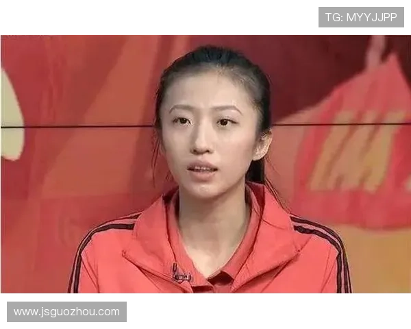 丁霞家的冰箱里塞满了蛋白粉，连饮料都得排队等位置