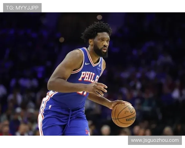 西蒙斯挡拆为恩比德制造错位提升终结效率